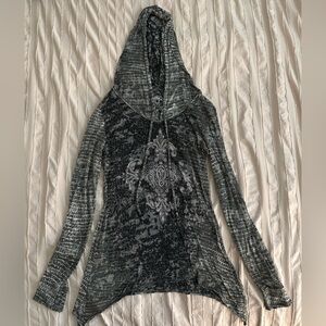 Christina Top Long Sleeve Graphic